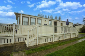 6 Berth Caravan With Decking At Manor Park In Hunstanton Ref 23017H